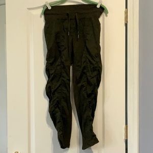 Lululemon dance studio unlined crop in medium olive